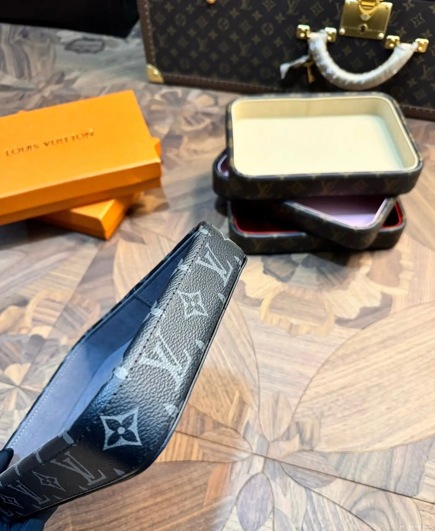 LV VALET TRAY CUSTOM 0522